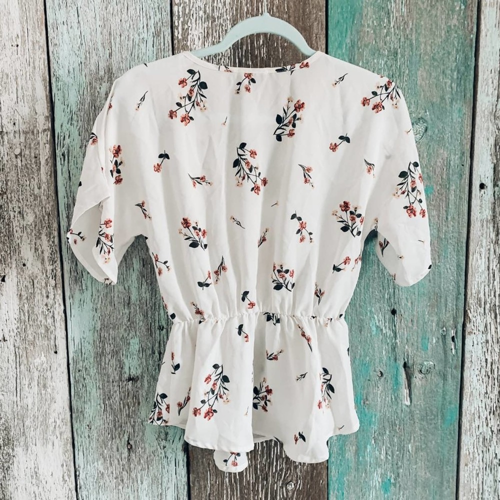 Sienna Sky Floral Button Peplum Blouse White Small - Picture 5 of 5